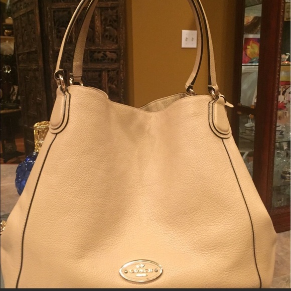 Coach Handbags - Coach shoulder bag
